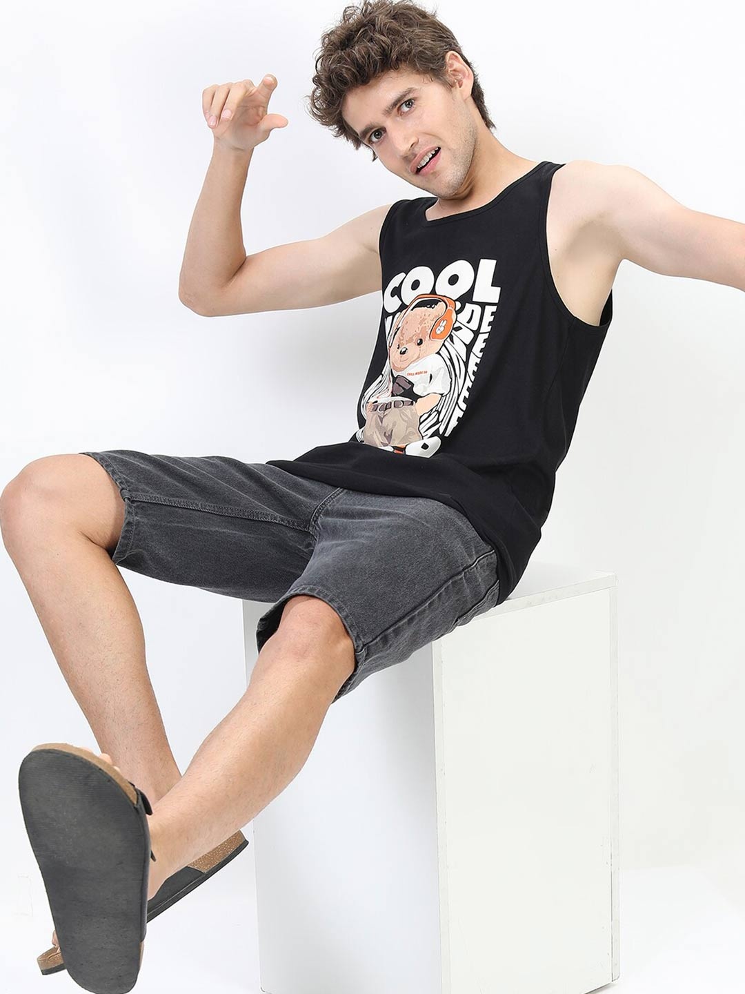 

HIGHLANDER Men Black Printed Raw Edge Slim Fit T-shirt