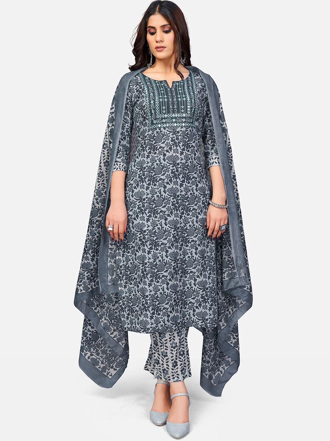 

Vbuyz Women Grey Printed Mirror Work Pure Cotton Kurti with Trousers