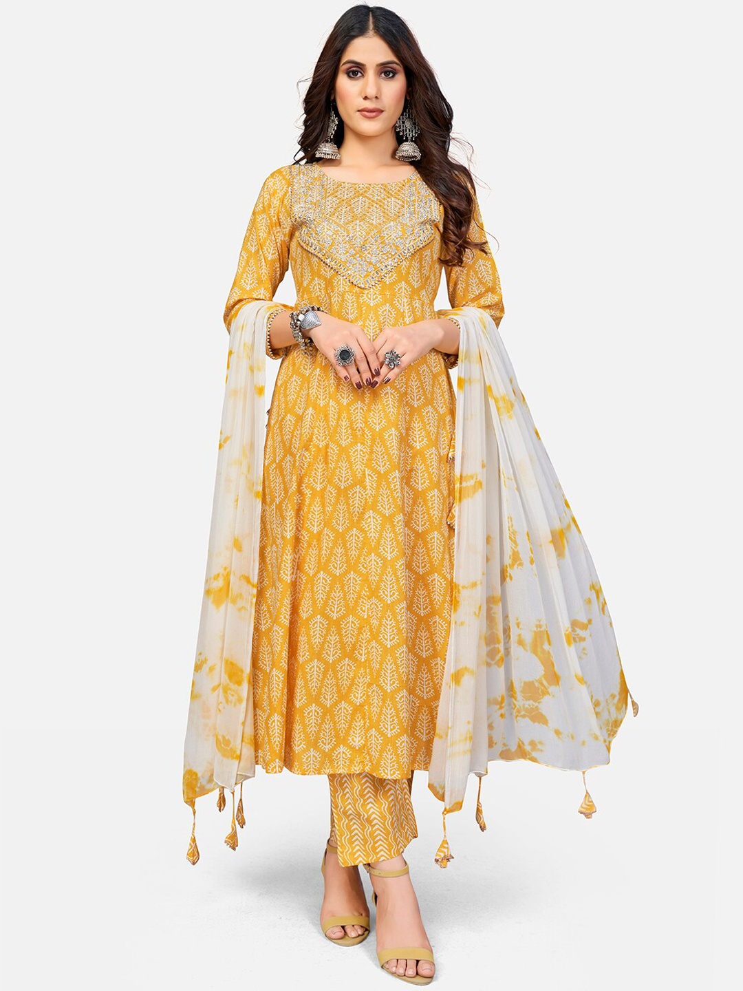 

Vbuyz Women Yellow Floral Printed Sequinned Pure Cotton Kurta with Palazzos & With Dupatta