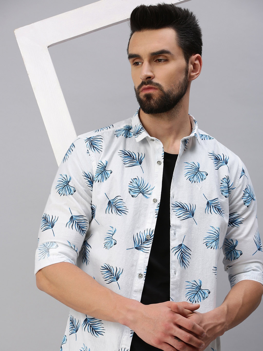 

SHOWOFF Men White Comfort Slim Fit Floral Printed Casual Shirt