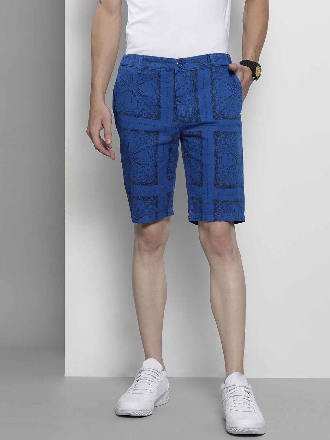 

The Indian Garage Co Men Blue Printed Slim Fit Outdoor Shorts