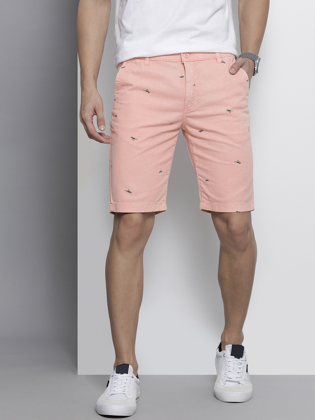 

The Indian Garage Co Men Pink Conversational Printed Slim Fit Cotton Chino Shorts