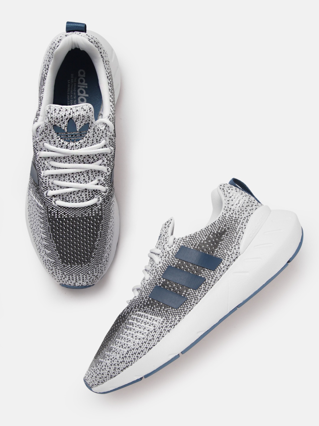 

ADIDAS Originals Men White & Blue Woven Design Swift Run 22 Sneakers