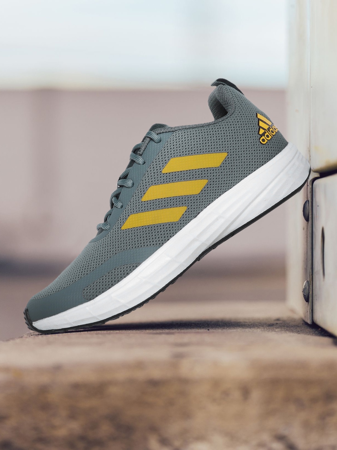 

ADIDAS Men Blue Woven Design Stunner Running Shoes