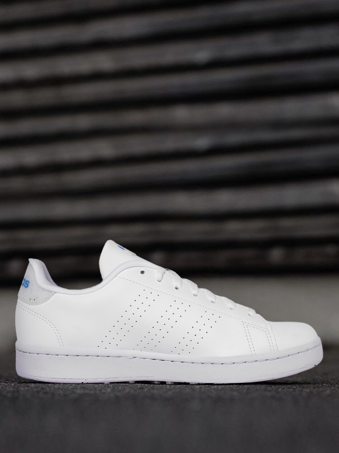 

ADIDAS Men White Perforated Advantage Tennis Shoes