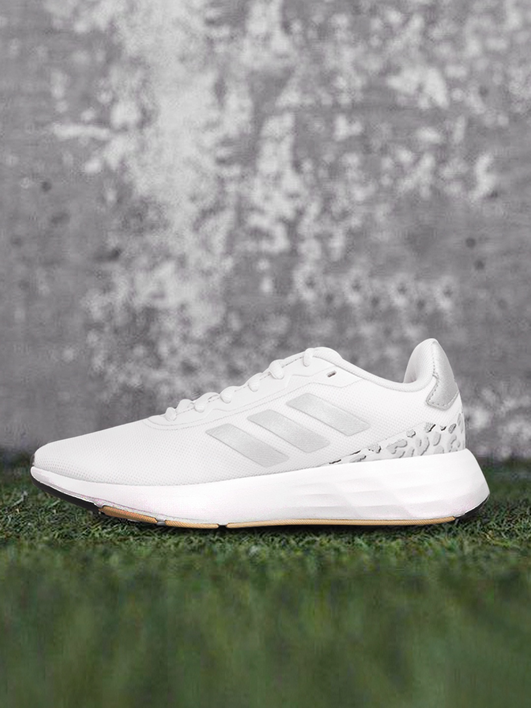 

ADIDAS Women White & Grey Woven Design Start Your Run Running Shoes