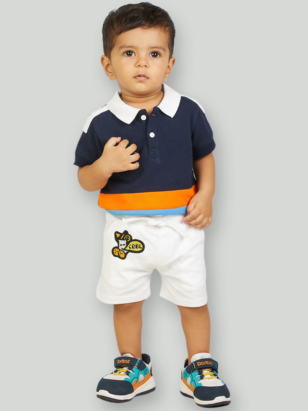 

Zalio Boys Navy Blue & White Solid Pure Cotton T-shirt with Shorts