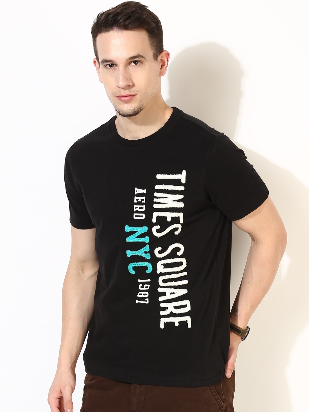 

Aeropostale Men Black Applique Detail Round Neck Pure Cotton T-shirt