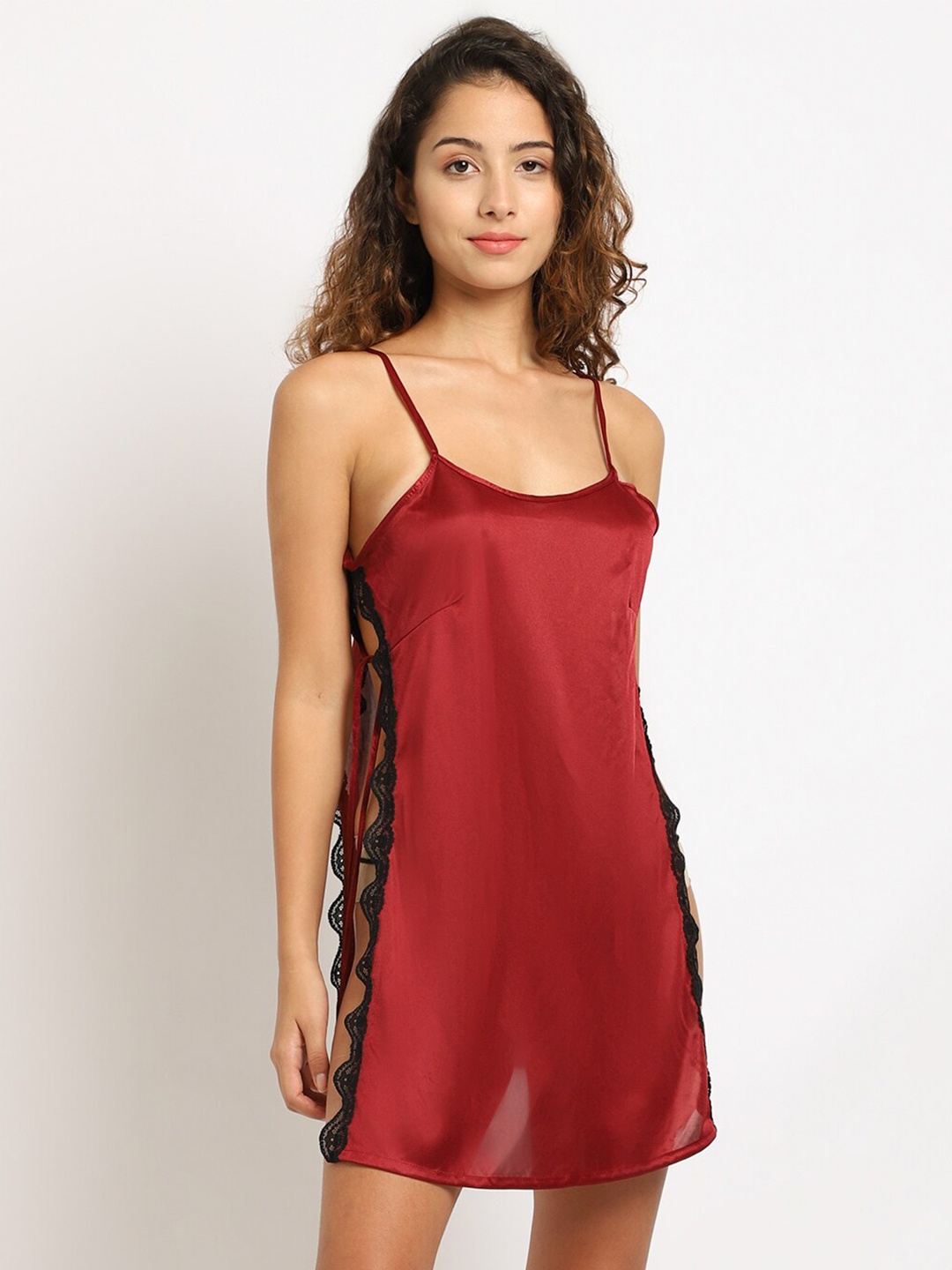 

ELEVANTO Maroon Solid Nightdress