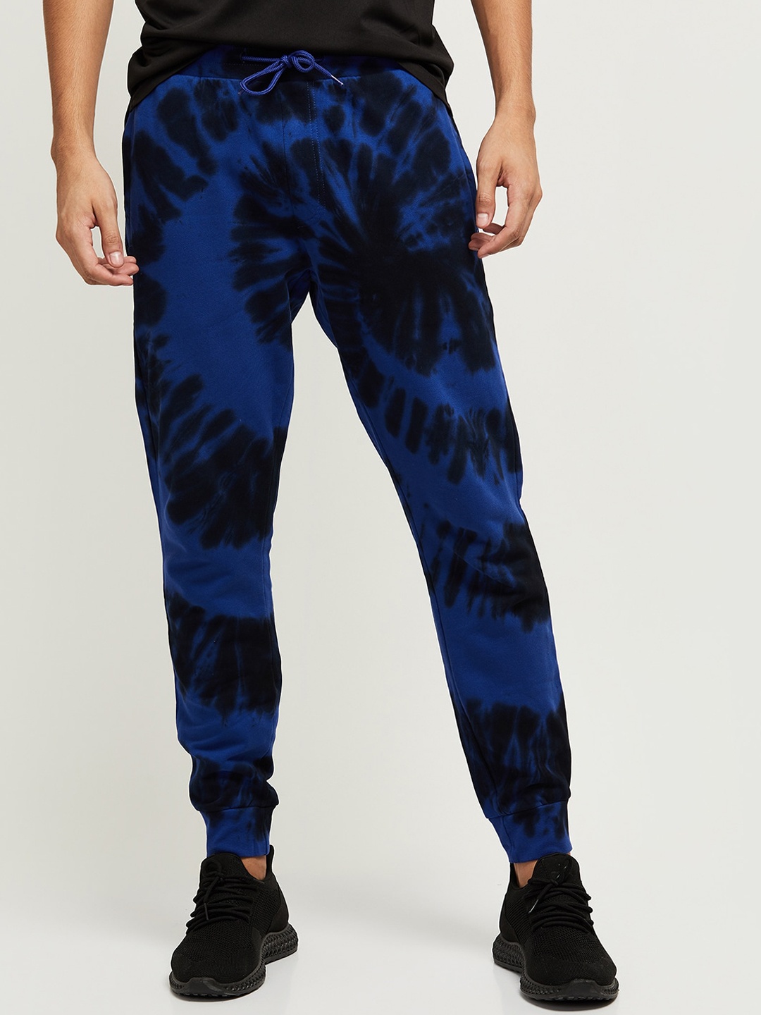 

max Men Blue & Black Printed Joggers
