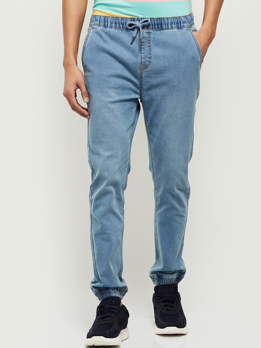 

max Men Light Blue Solid Joggers