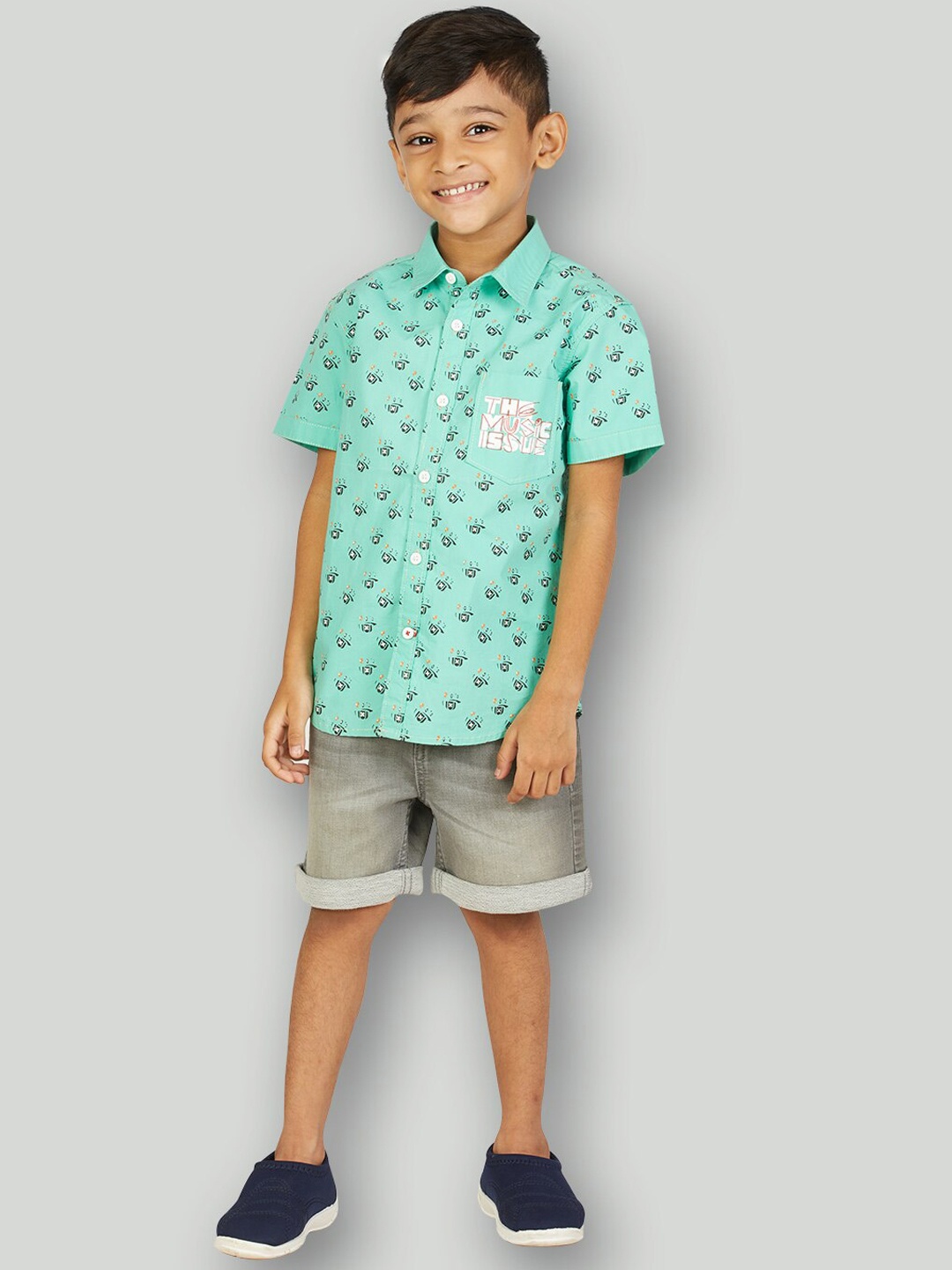 

Zalio Boys Sea Green & Grey Printed Pure Cotton Shirt with Shorts