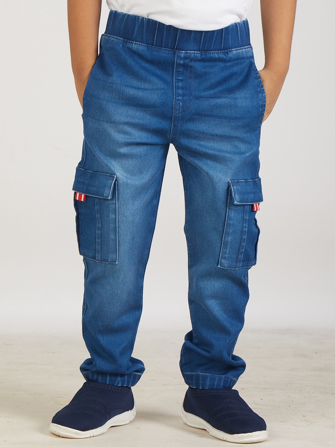 

Zalio Boys Blue Regular Fit Light Fade Jeans