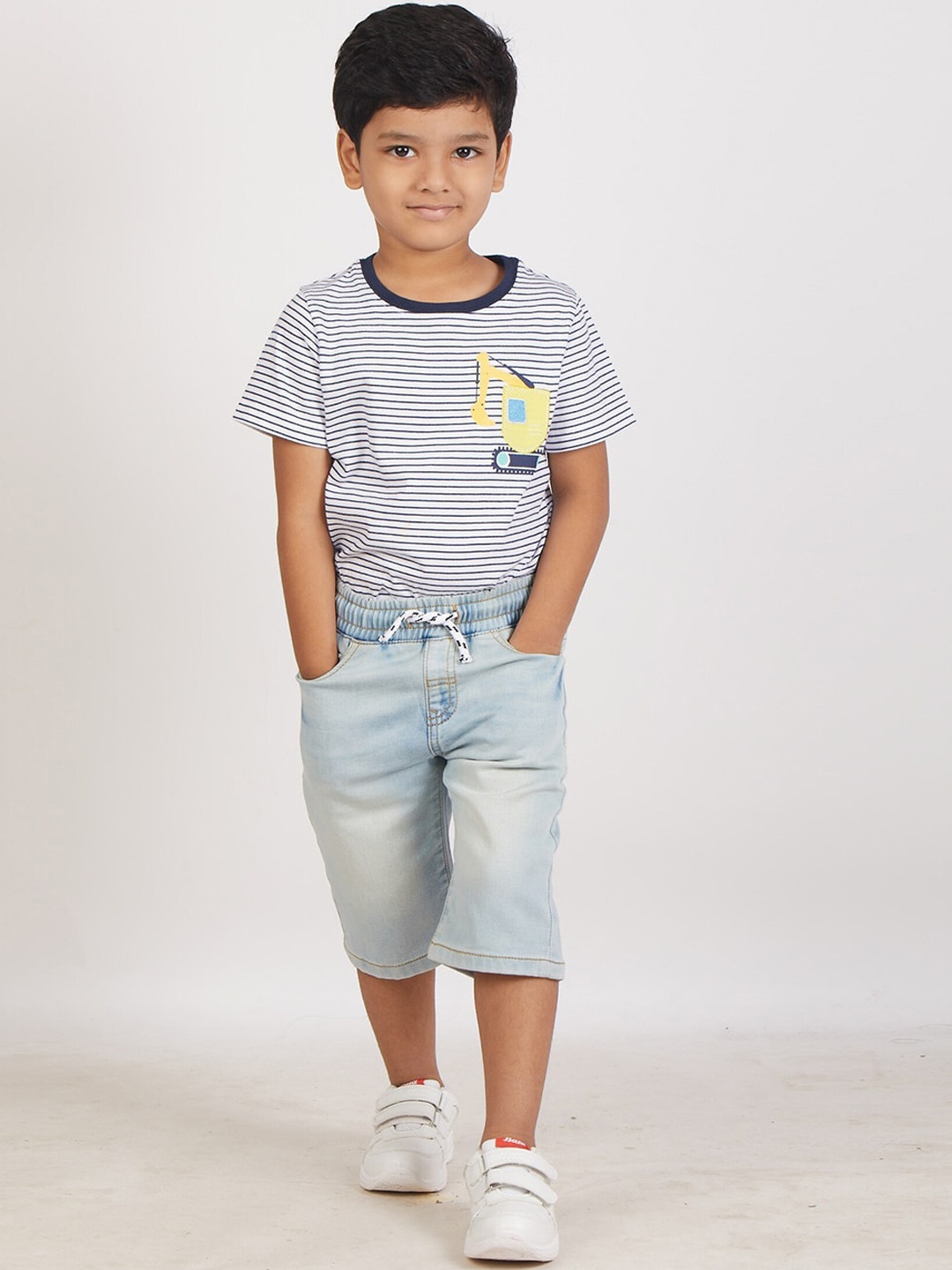 

Zalio Boys White & Blue Striped Pure Cotton T-shirt with Shorts