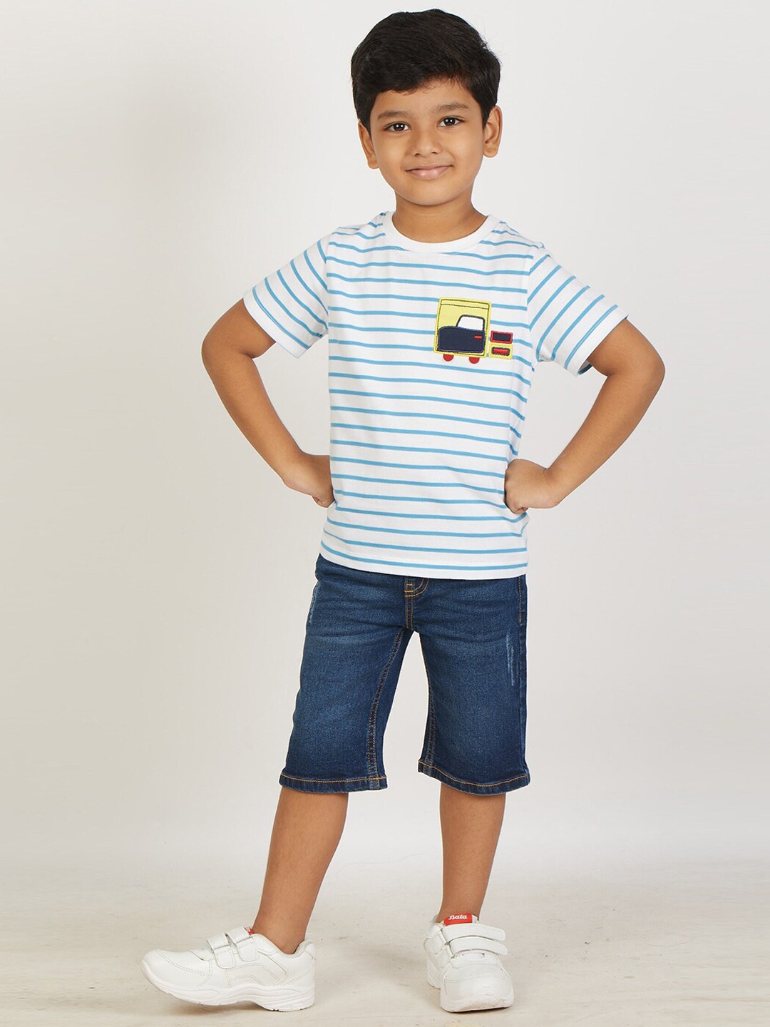 

Zalio Boys White & Blue Striped T-shirt with Shorts