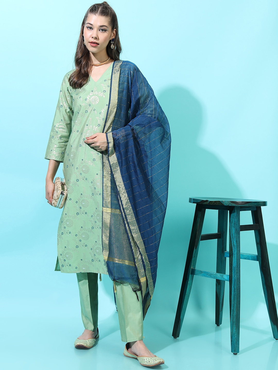 

Vishudh Women Floral Kurta with Trouser & Dupatta, Green