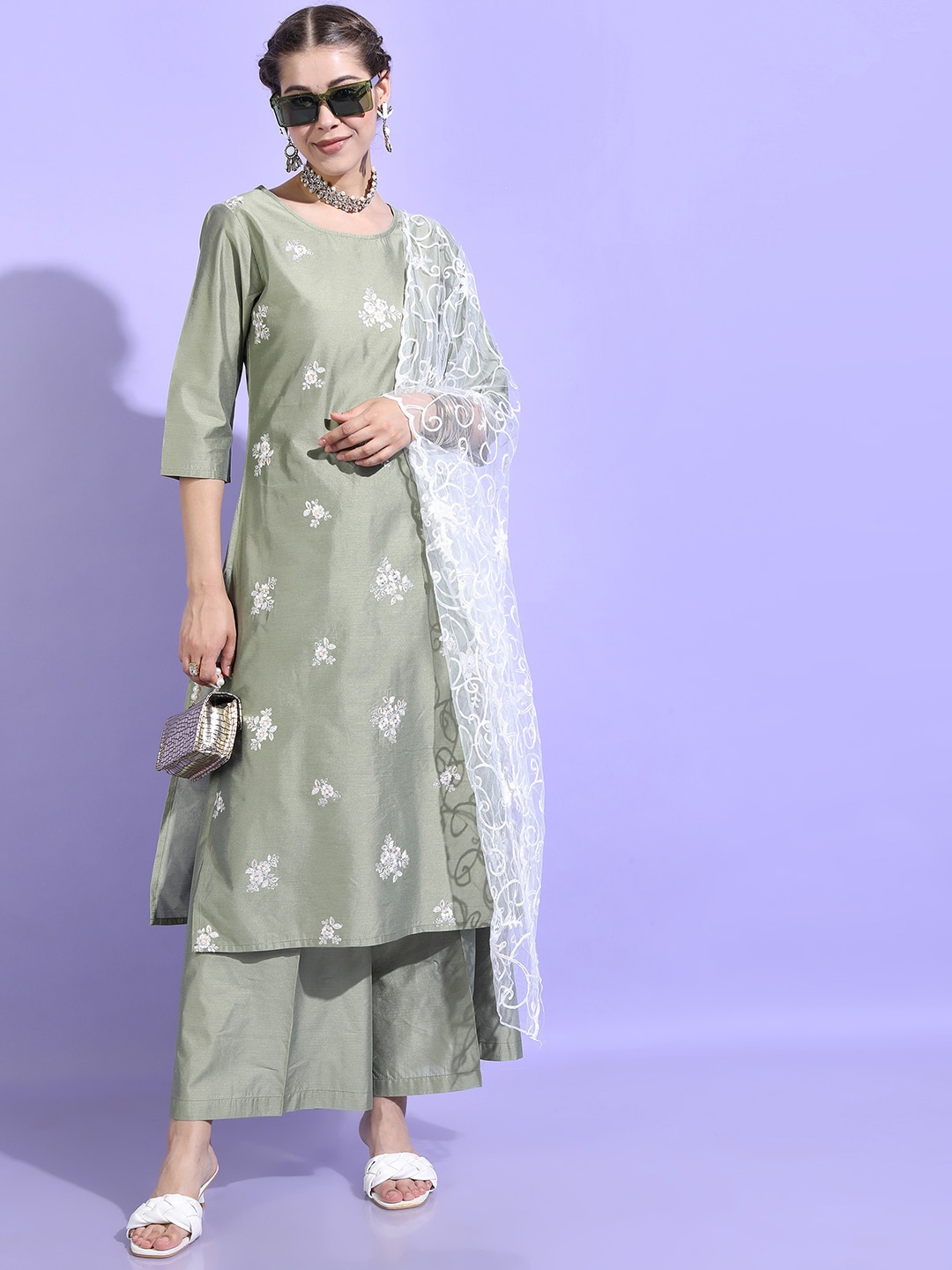 

Vishudh Women Ethnic Motifs Viscose Rayon Kurta with Trouser and Dupatta, Green