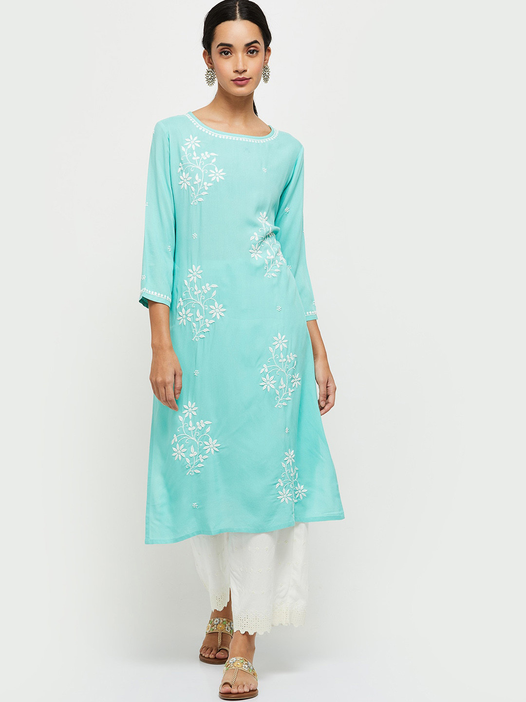 

max Women Blue Geometric Embroidered Gotta Patti Kurta