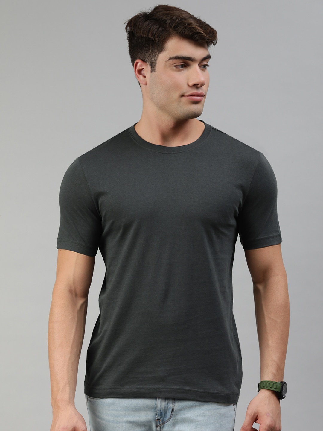 

Huetrap Men Charcoal Grey Solid T-shirt