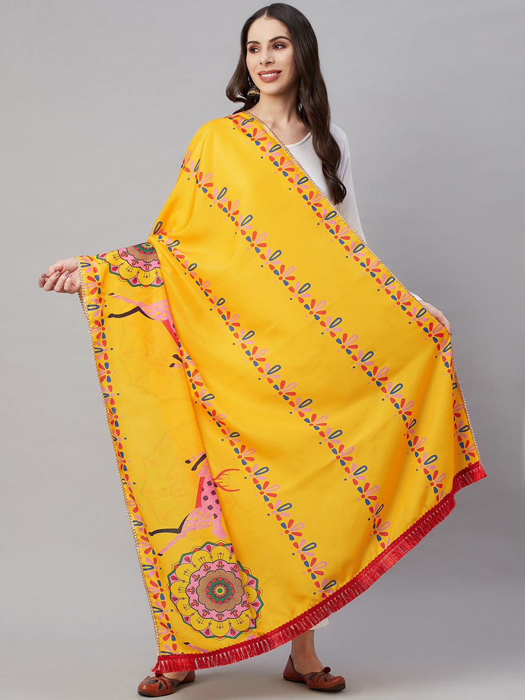 

YELLOW PARROT Yellow & Pink Ethnic Motifs Printed Dupatta