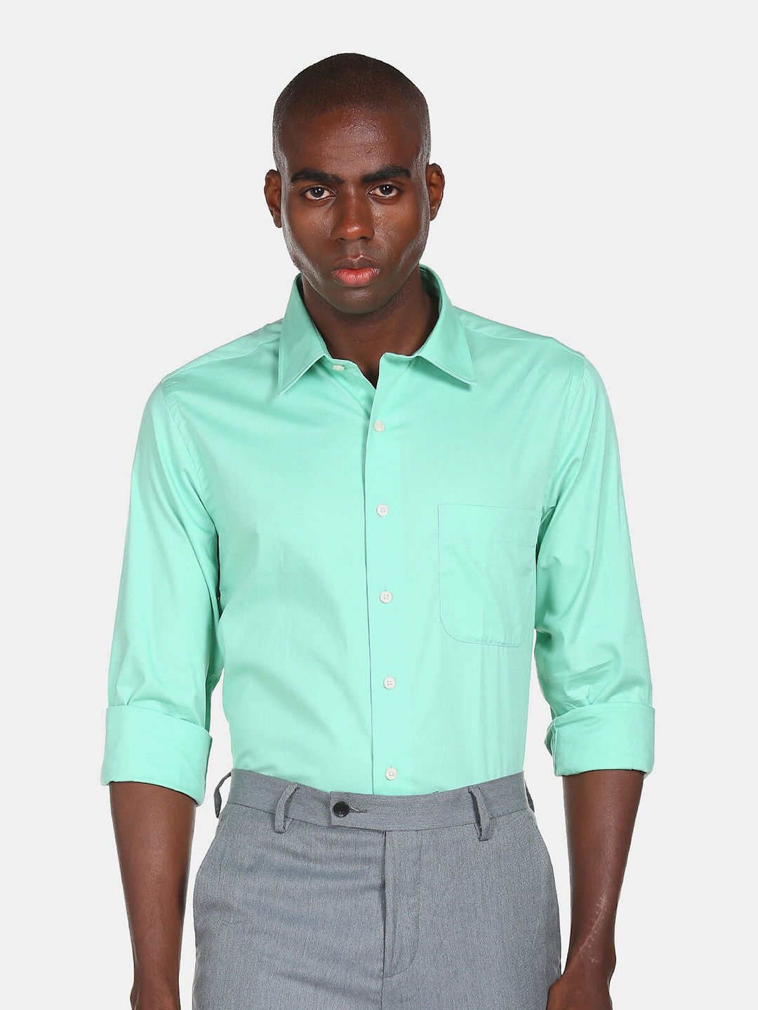 

Arrow Men Green Regular Fit Solid Cotton Formal Shirt