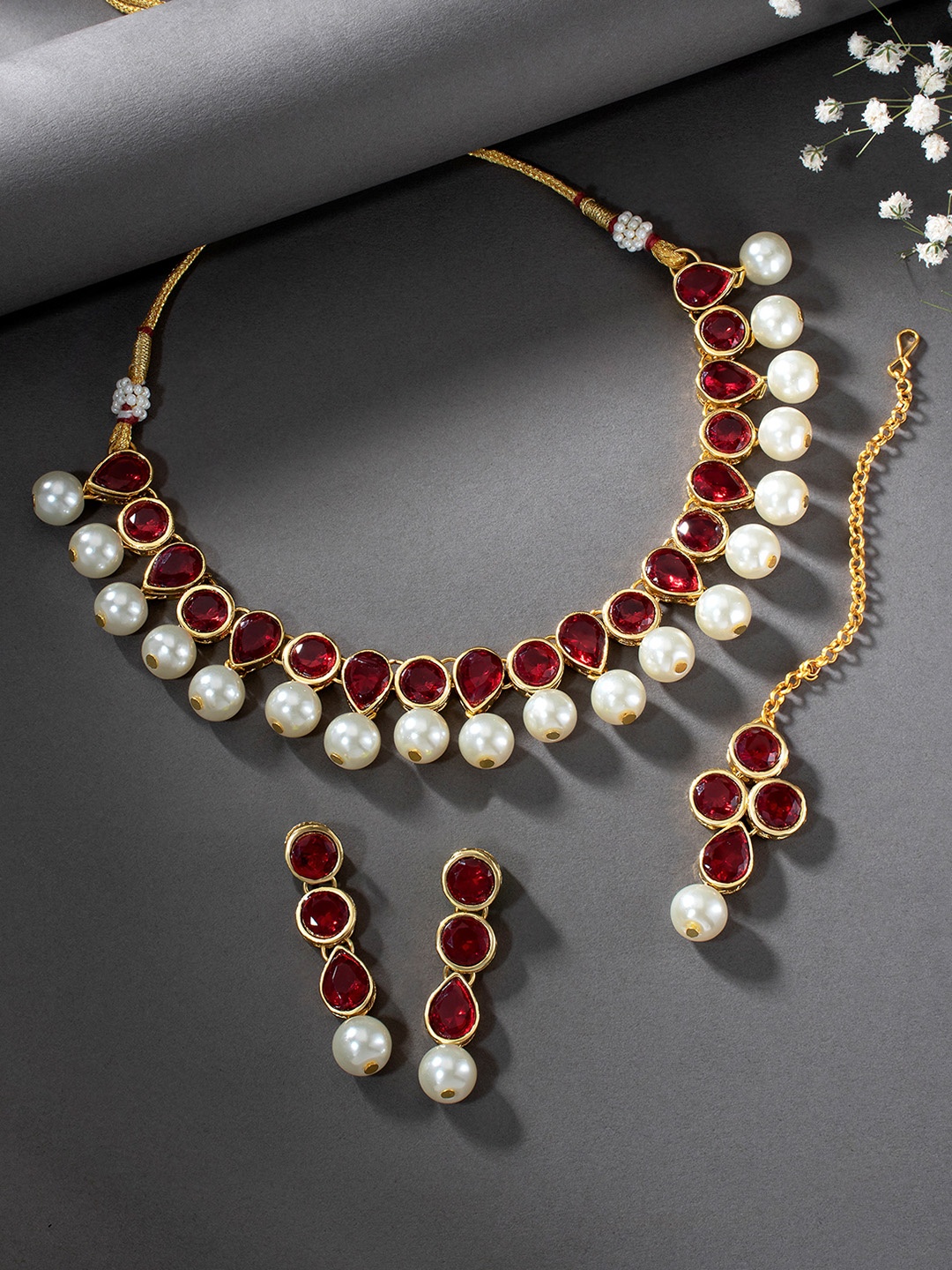 

Peora Maroon & White Kundan Pearl Gold-Plated Jewellery Set