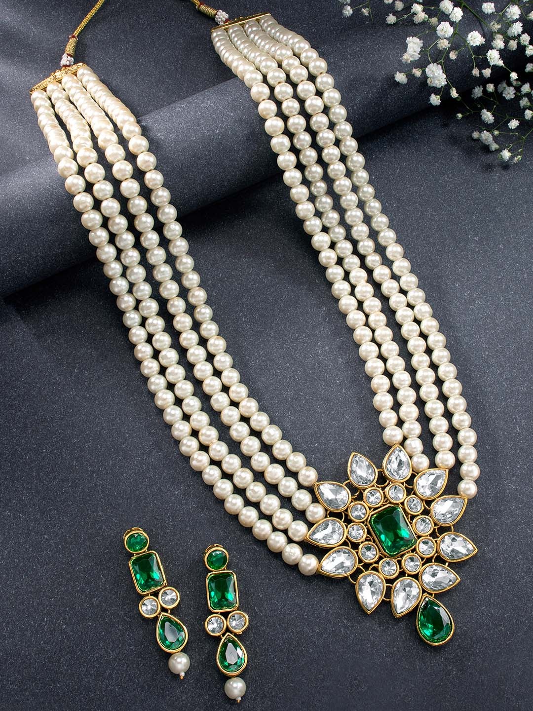 

Peora Green & White Floral Studded Gold Plated Jewellery Set