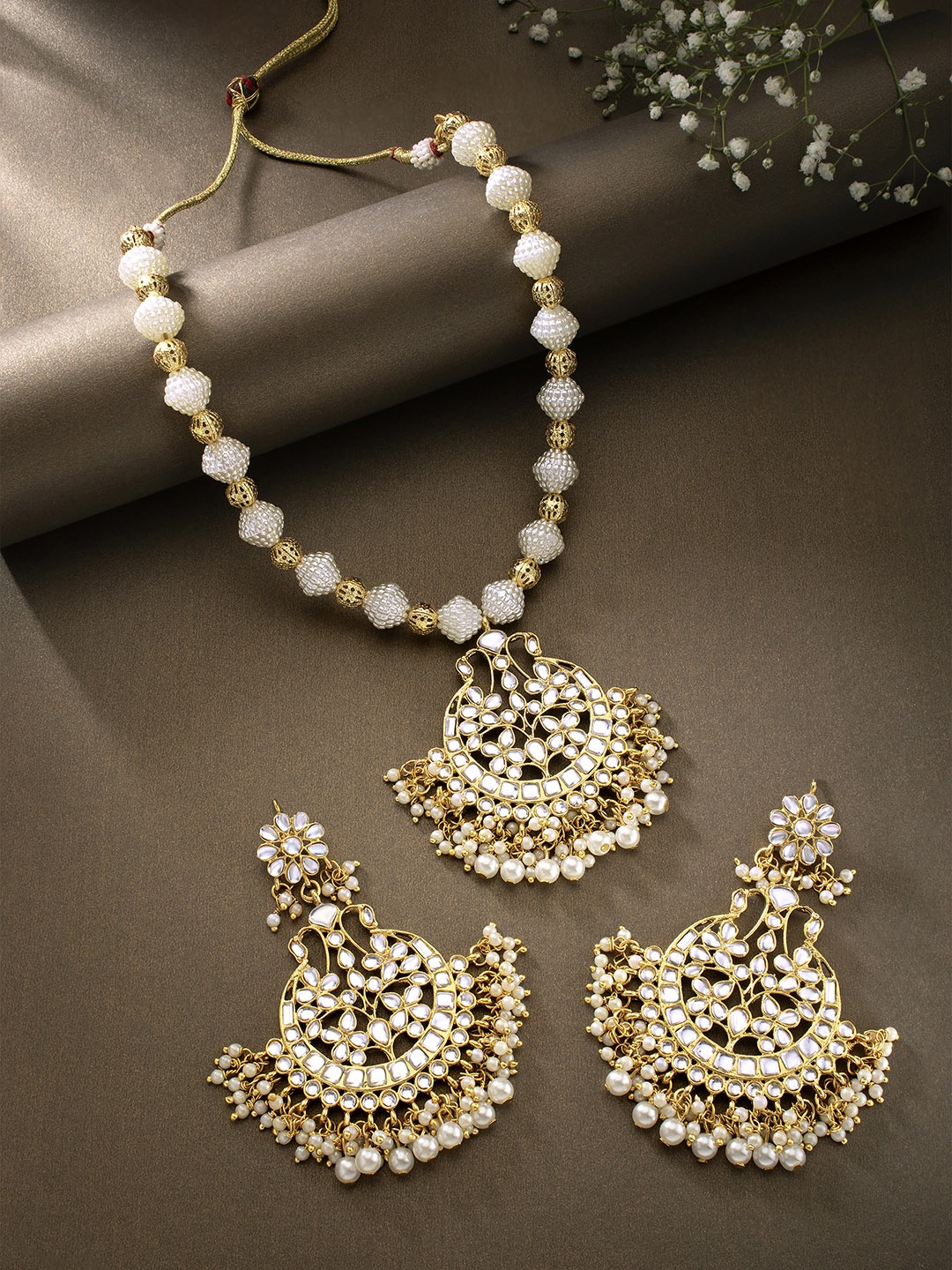 

Peora White Kundan Studded Beaded Gold-Plated Necklace Set