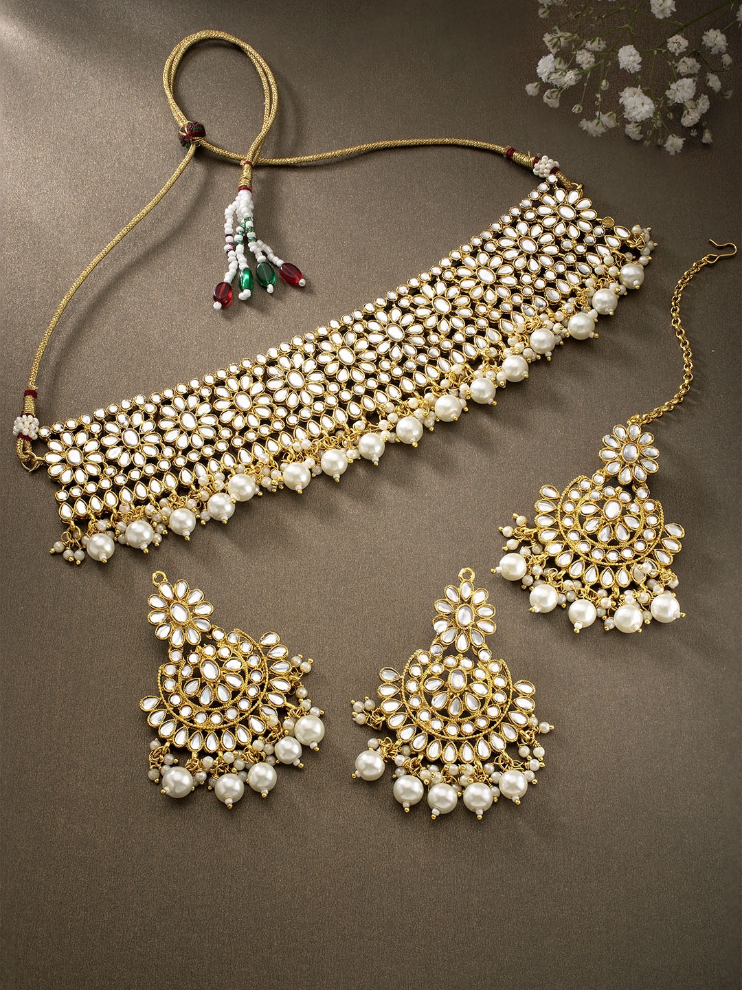 

Peora Gold-Plated White Kundan Necklace Jewellery Set