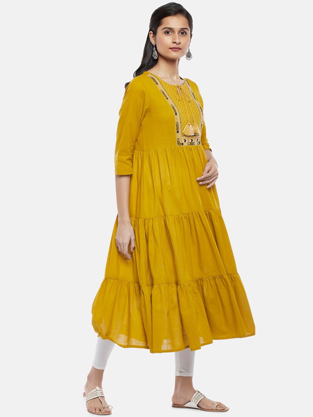 

RANGMANCH BY PANTALOONS Women Mustard Yellow Yoke Design Keyhole Neck Thread Work Anarkali Kurta