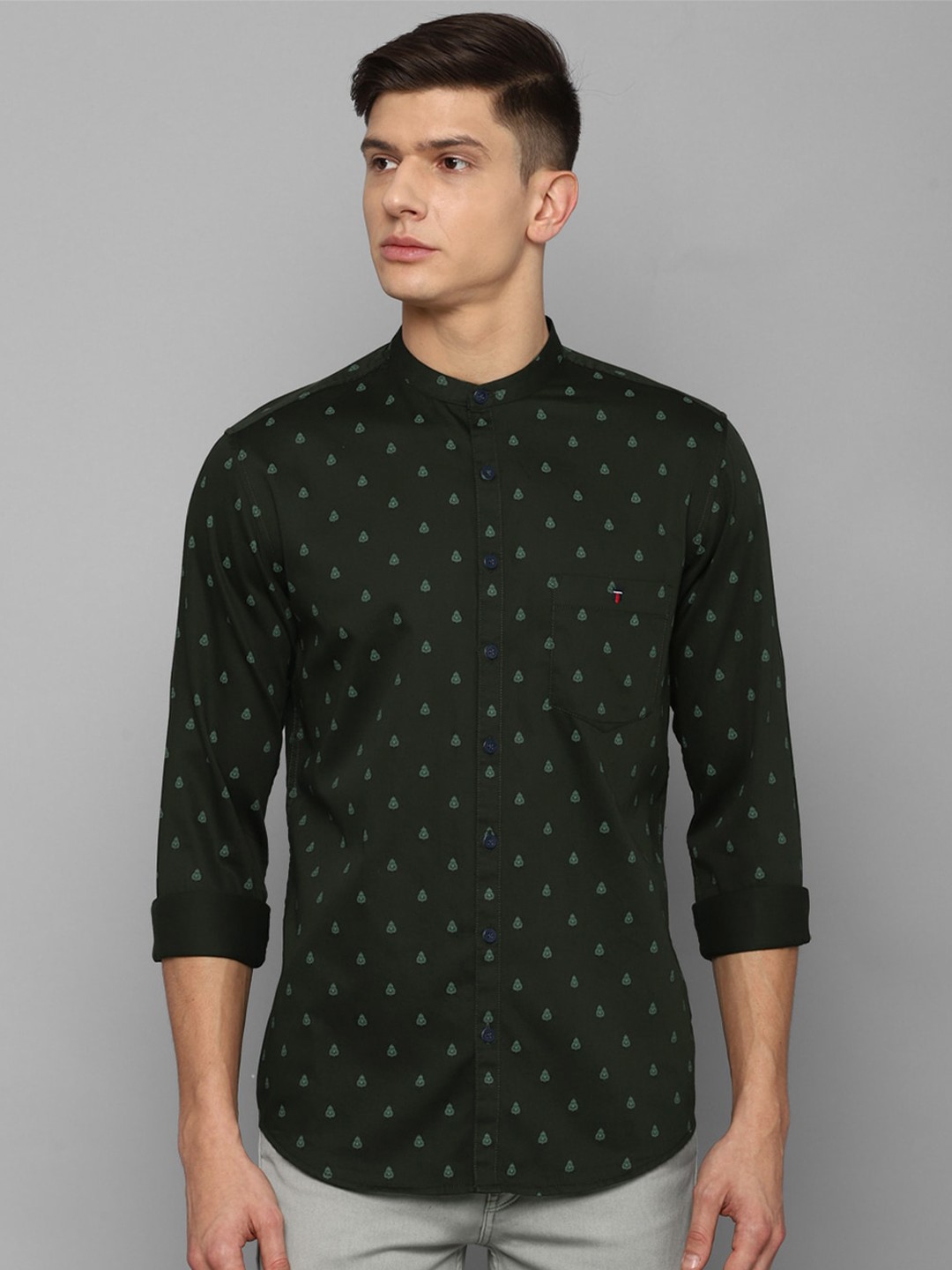 

Louis Philippe Sport Men Green Slim Fit Printed Pure Cotton Casual Shirt