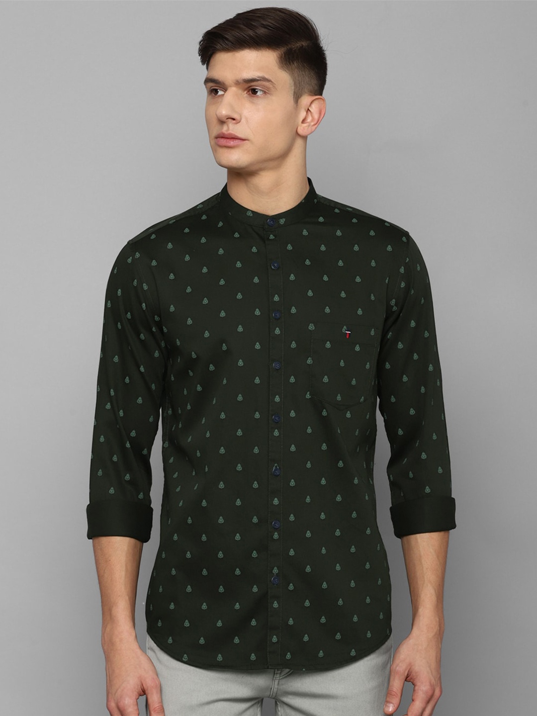 

Louis Philippe Sport Men Green Slim Fit Printed Casual Shirt