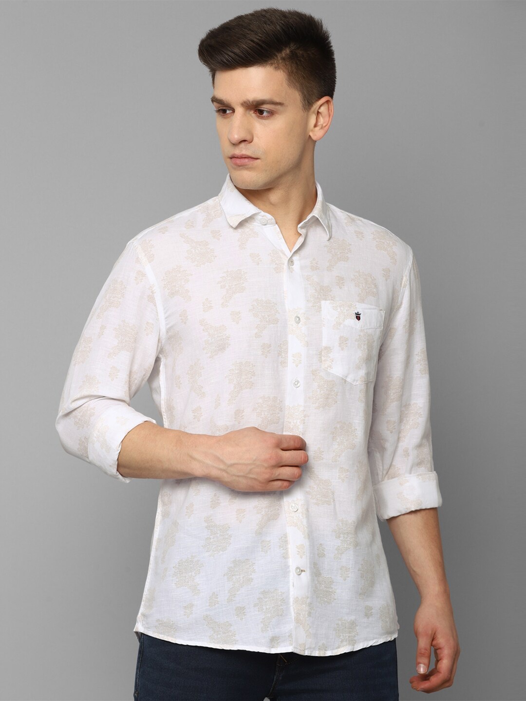 

Louis Philippe Sport Men White Slim Fit Floral Printed Casual Shirt