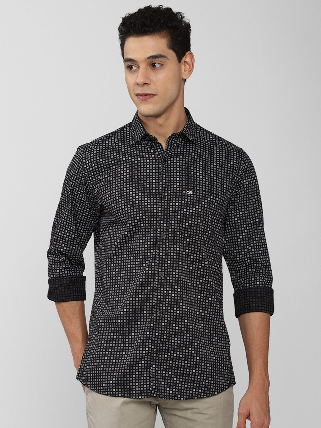

Peter England Casuals Men Black Slim Fit Printed Casual Shirt 100% Cotton