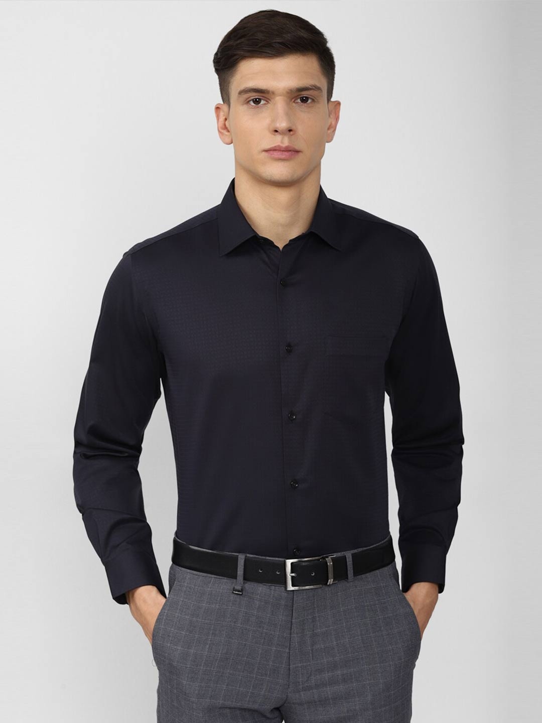 

Van Heusen Men Black Micro Checks Checked Formal Shirt