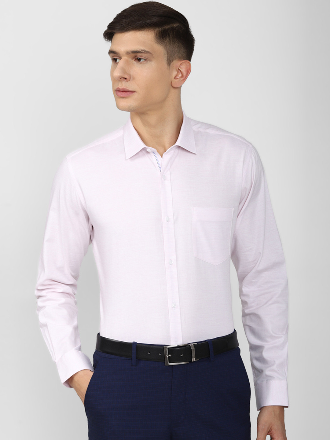 

Van Heusen Men Pink Solid Pure Cotton Formal Shirt