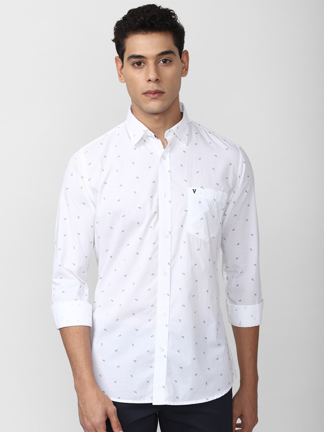

Van Heusen Sport Men White Slim Fit Printed Pure Cotton Casual Shirt