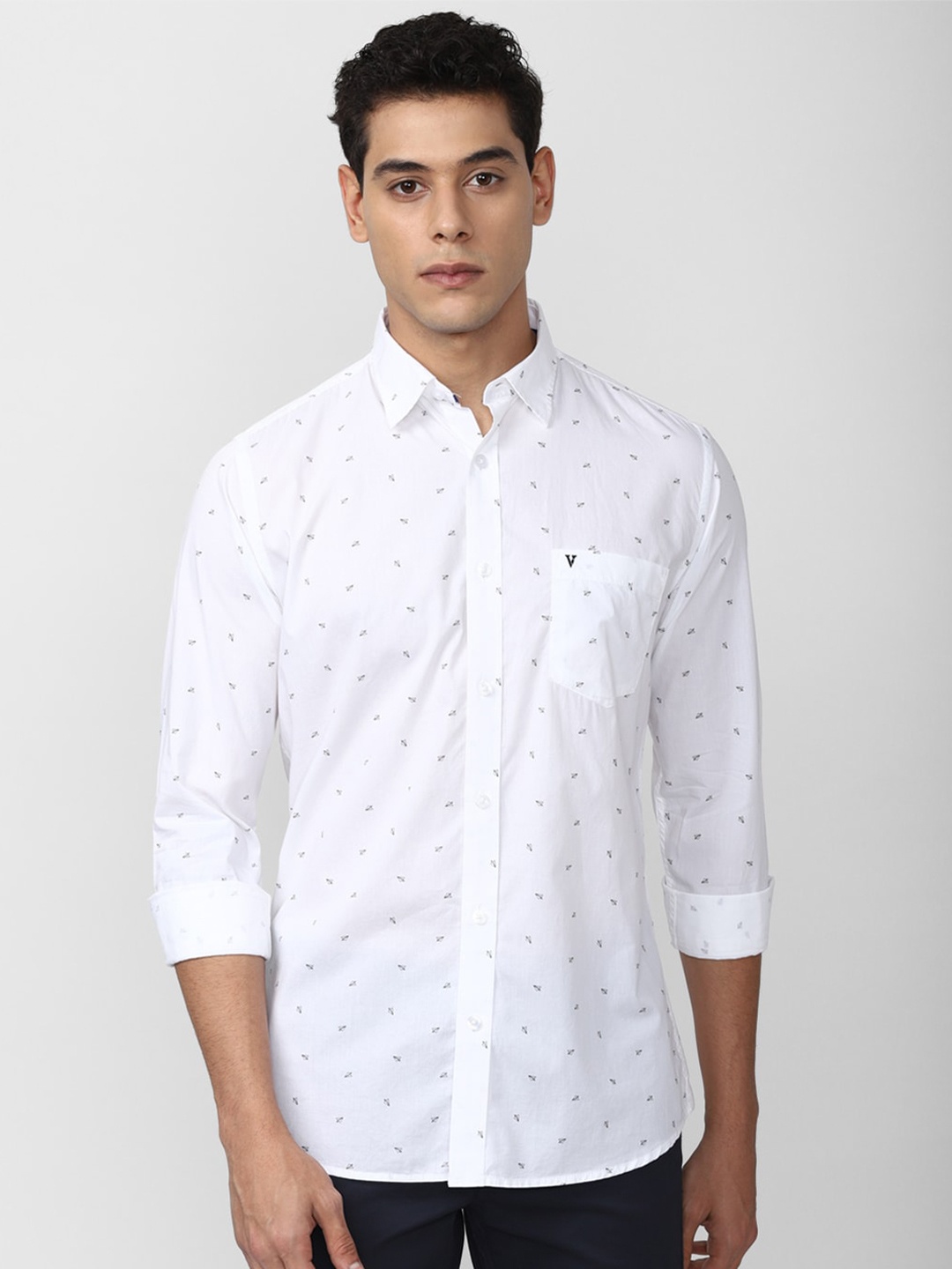

Van Heusen Sport Men White Slim Fit Printed Pure Cotton Casual Shirt