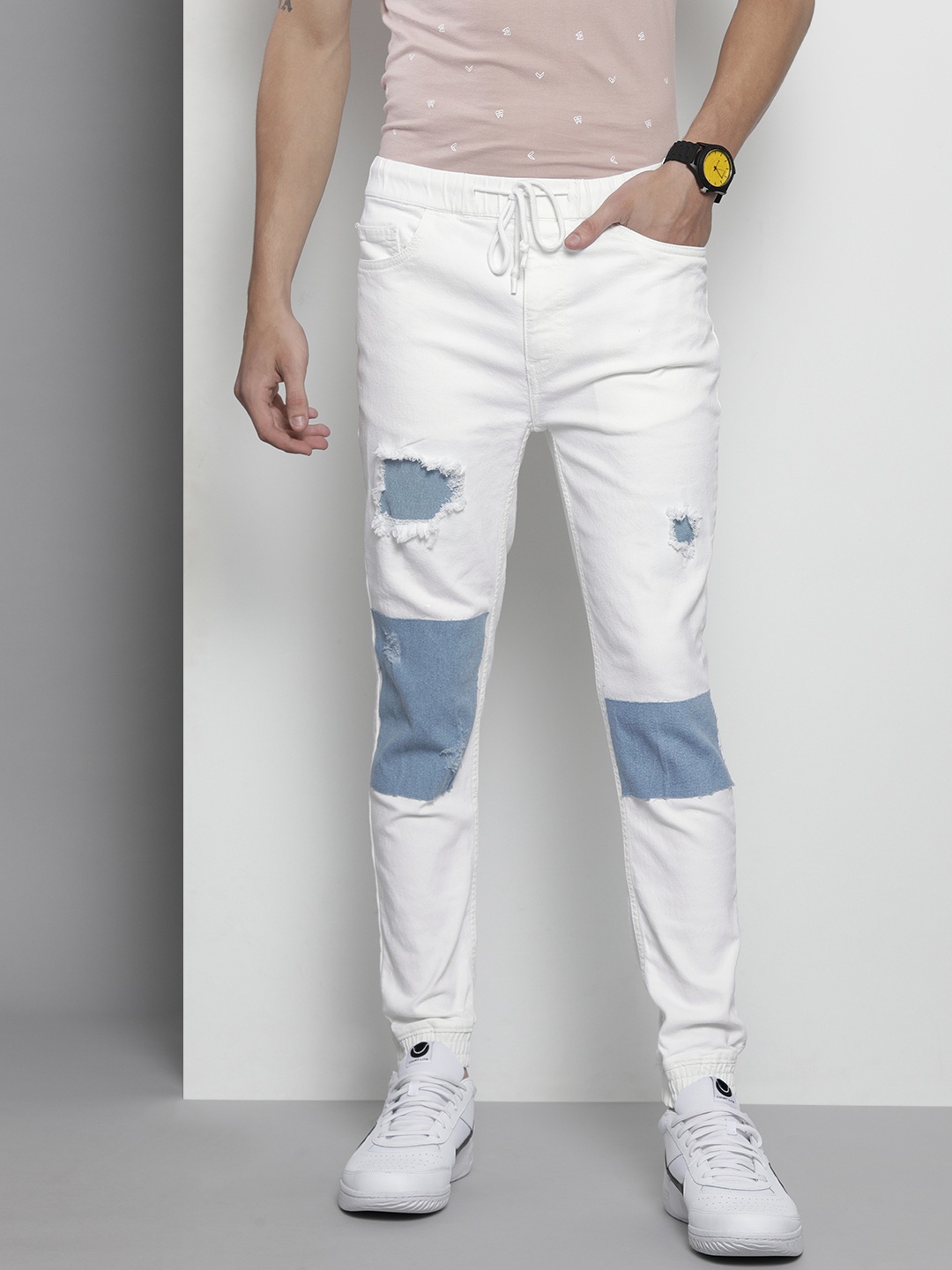 

The Indian Garage Co Men White Low Distress Applique Stretchable Jeans