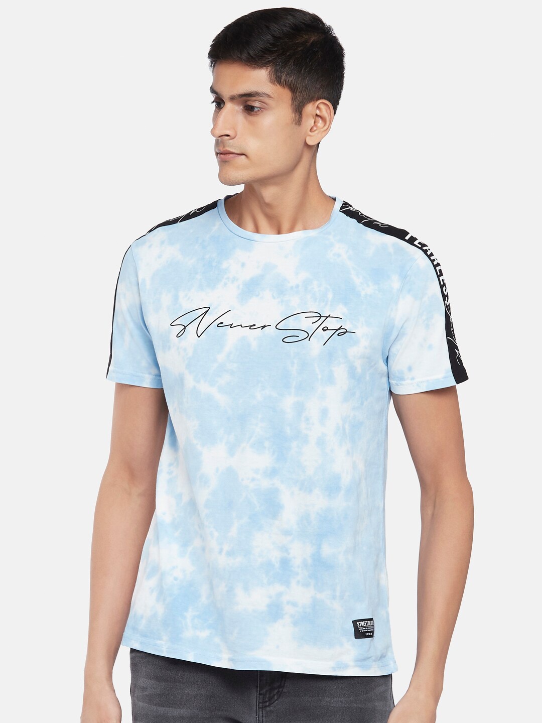 

People Men Blue & White Tie & Dye Printed Cotton T-shirt