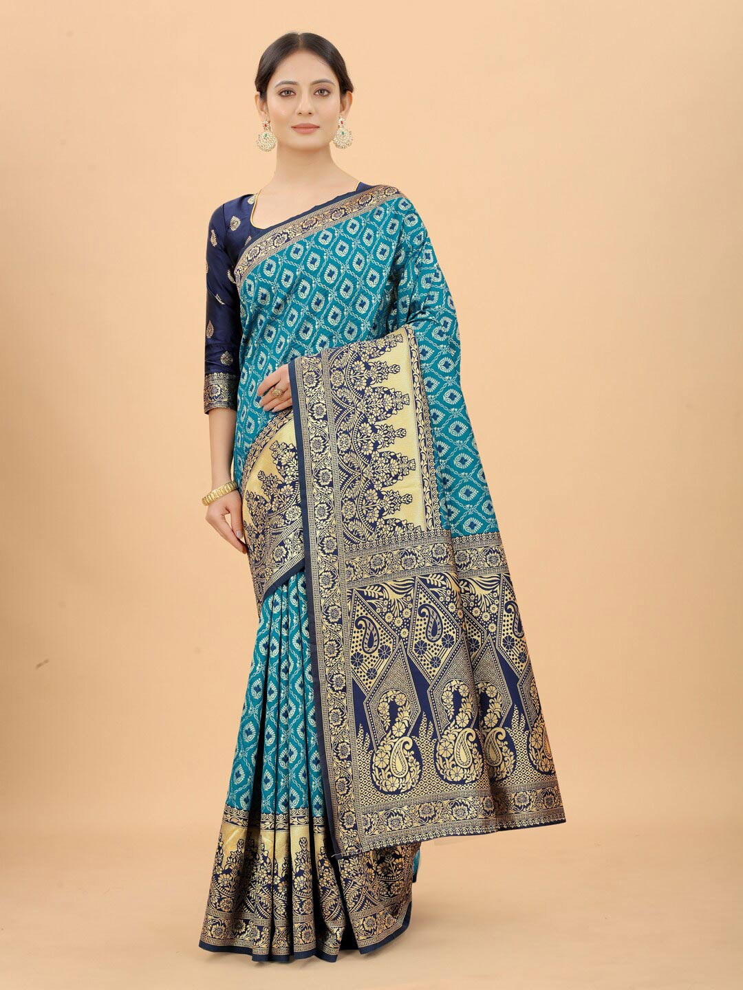 

SATYAM WEAVES Turquoise Blue & Gold-Toned Woven Design Zari Silk Cotton Banarasi Saree