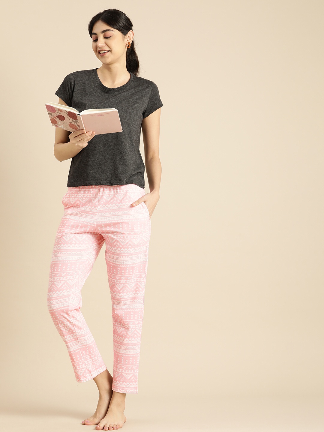 

Dreamz by Pantaloons Women Pink & White Printed Pure Cotton Night suit