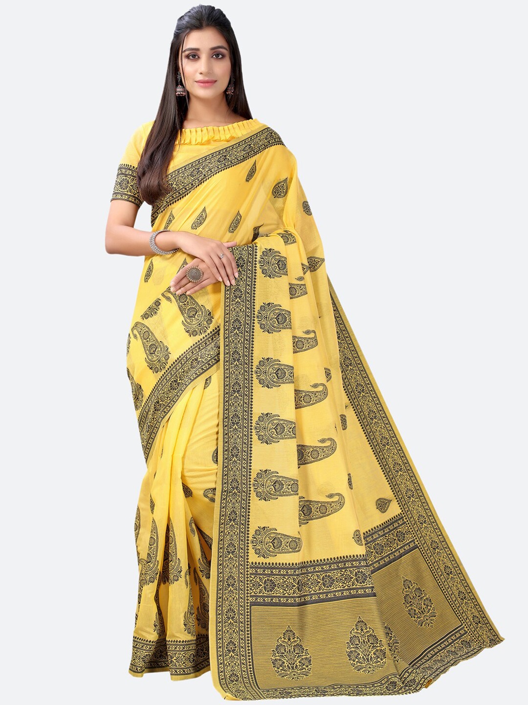 

Satrani Yellow & Black Floral Woven Design Paithani Saree