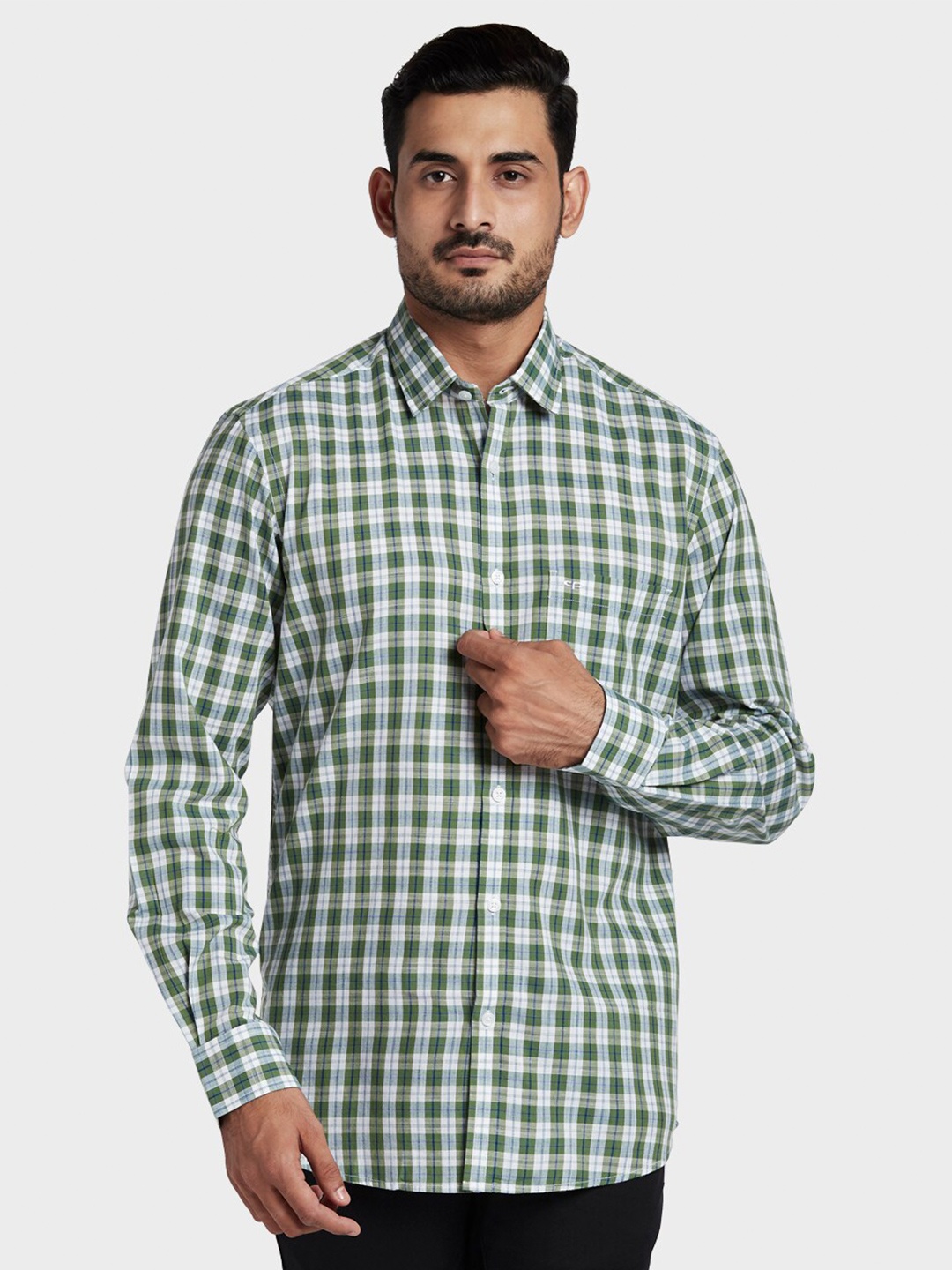 

ColorPlus Men Green Tailored Fit Checked Casual Shirt