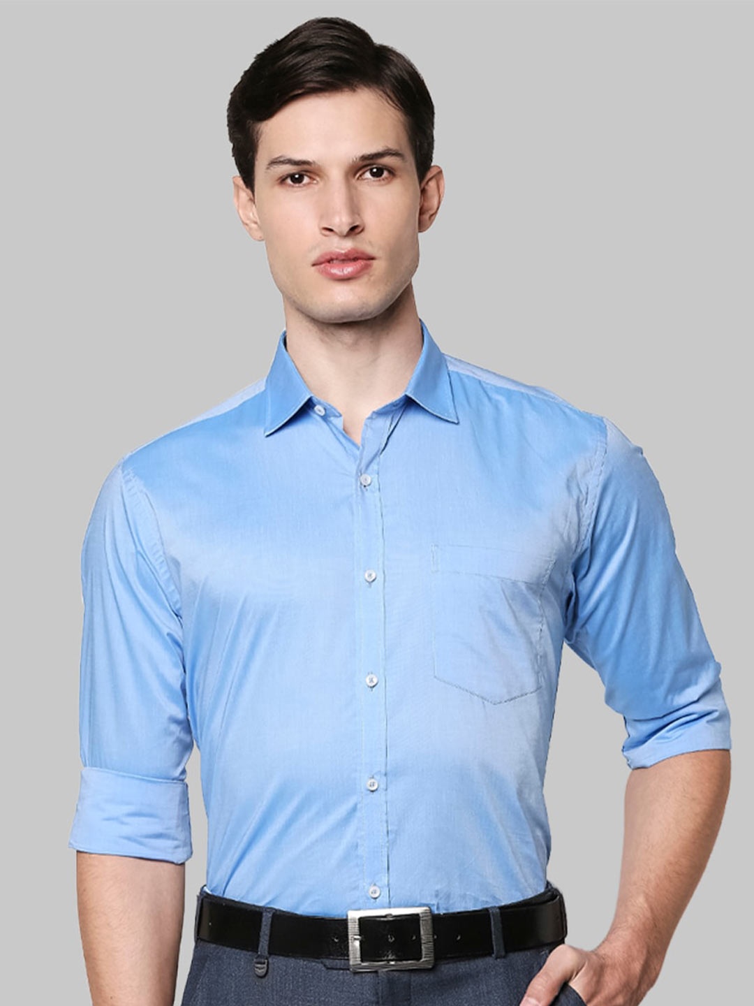 

Park Avenue Men Blue Solid Slim Fit Formal Shirt