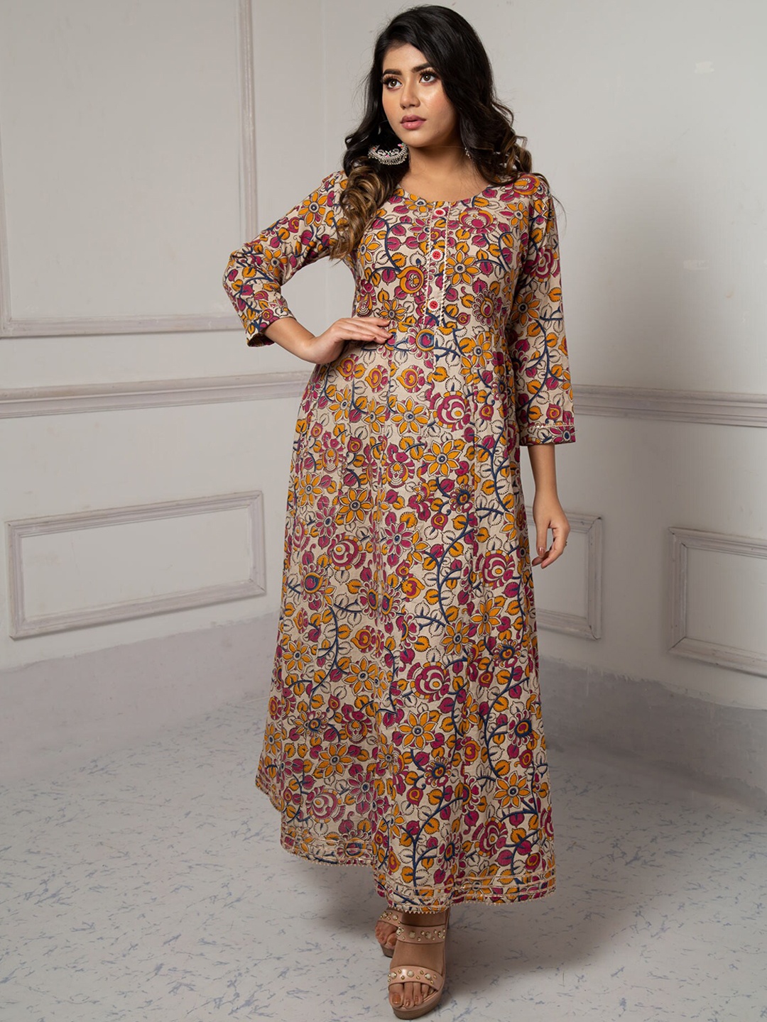 

Unnati Silks Women Multicoloured Ethnic Motifs Printed Kalamkari Handloom Kurta, Multi