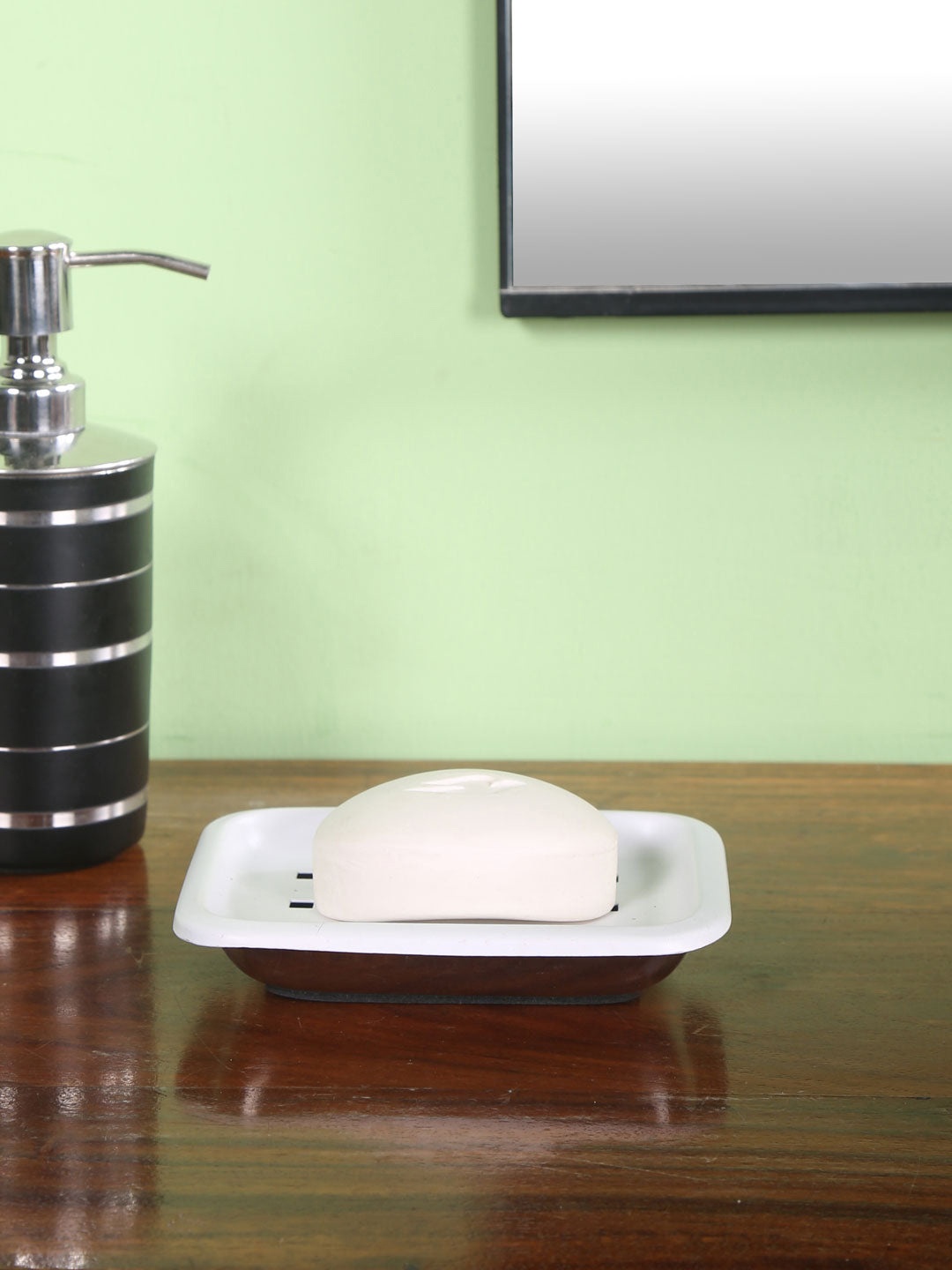 

Athome by Nilkamal Silver-Coloured Solid Soap Dish