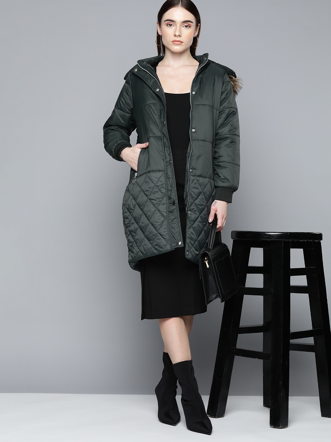 

Chemistry Women Green Solid Longline Padded Jacket
