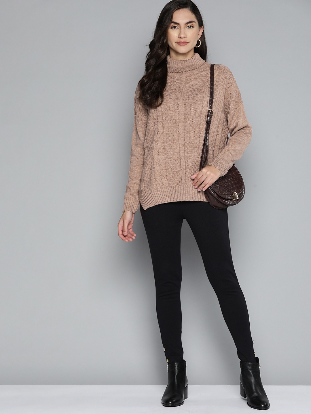 

Chemistry Women Beige Cable Knit Pullover