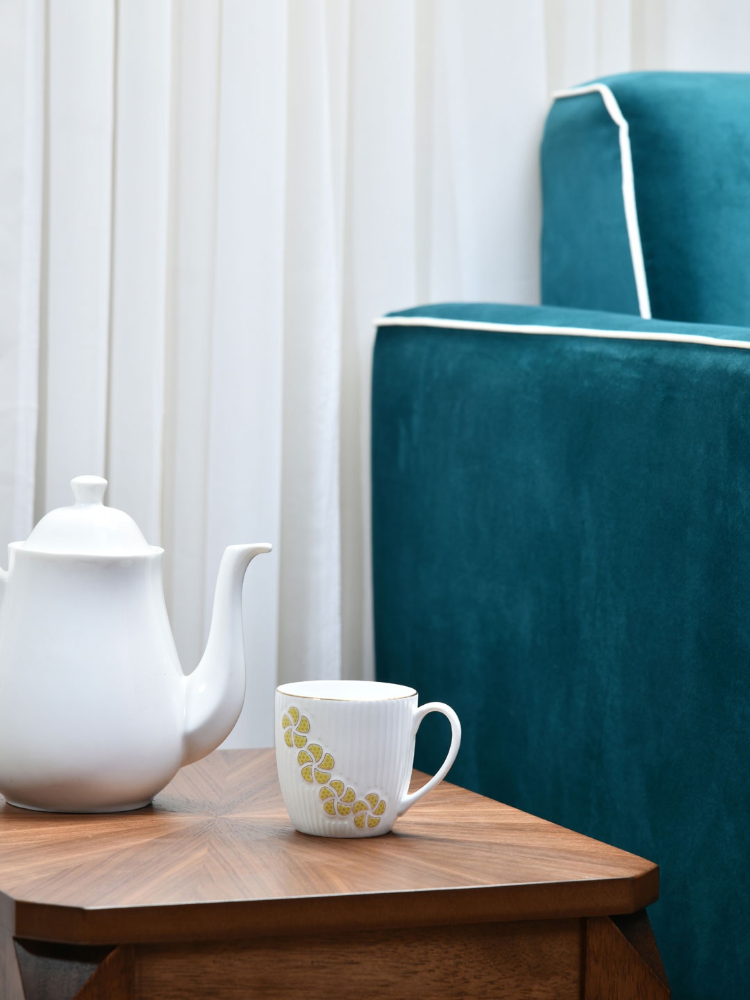 

Athome by Nilkamal White & Yellow Set of 6 Geometric Printed Ceramic Matte Cups
